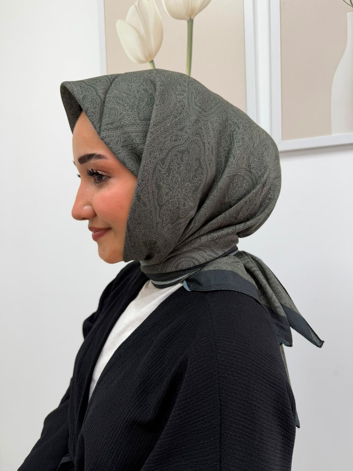 loressina haki renkli, ince desenli, ipek dokulu şık kadın eşarp modeli